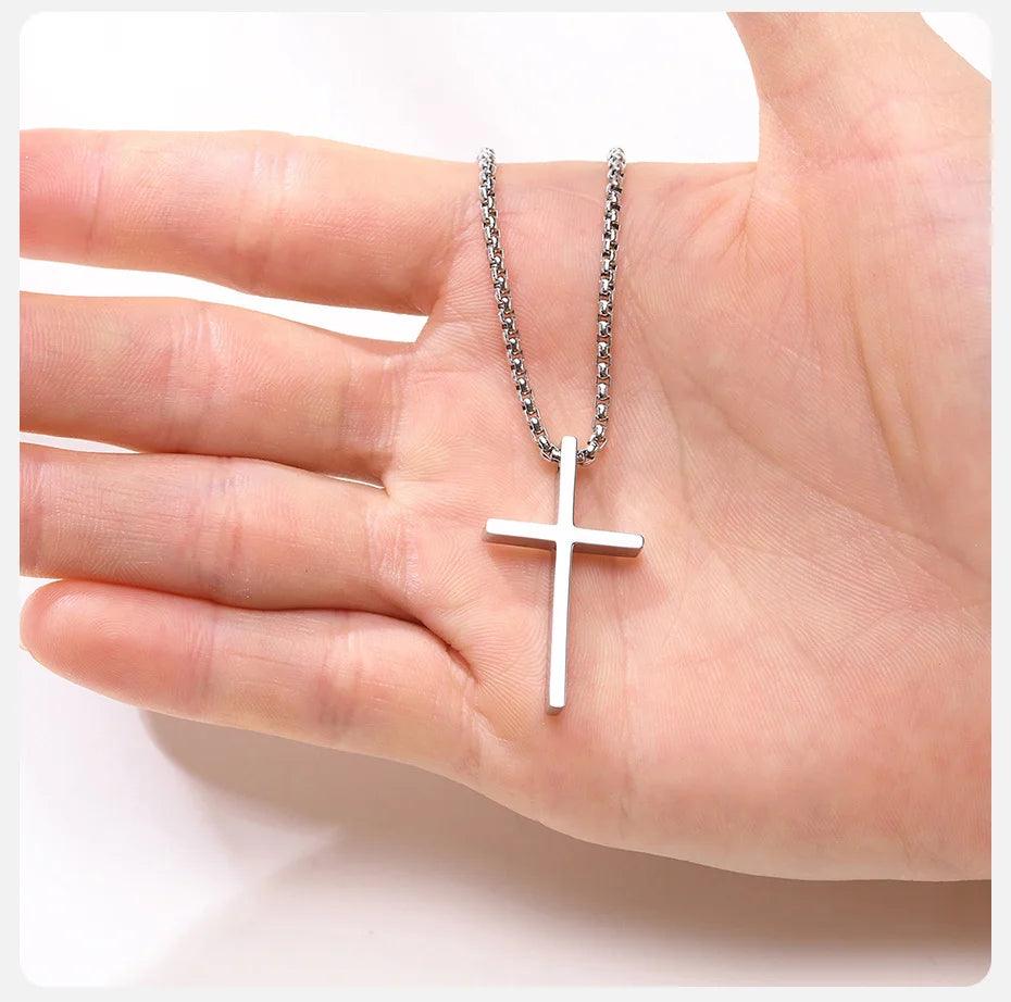 Cordão de Aço Inoxidável com Pingente de Cruz